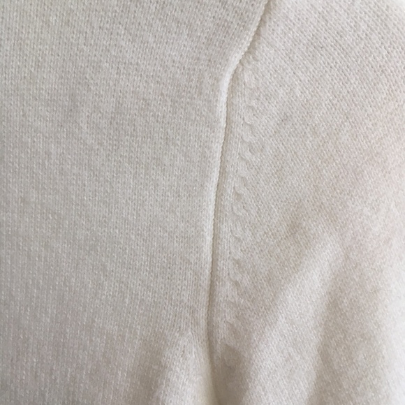 2 for 25 💥 Banana Republic White Knit with 3-button detail at the back sz M - Picture 5 of 5